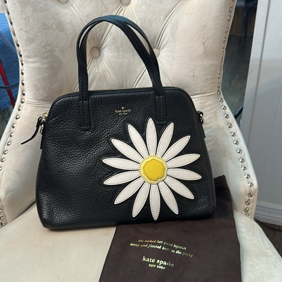 Kate Spade New York DOWN THE RABBIT HOLE DAISY APPLIQUE MAISE - Picture 4 of 12